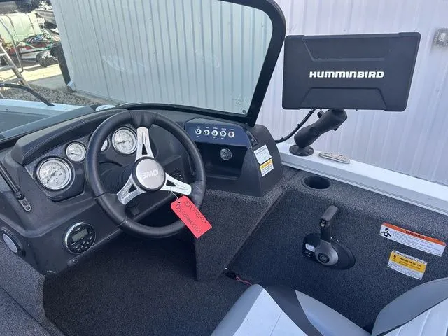 Slide: The Image of Lowe FM 1710 Pro WT 2016 - 11