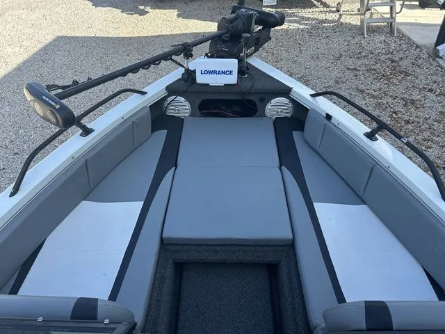 Slide: The Image of Lowe FM 1710 Pro WT 2016 - 19