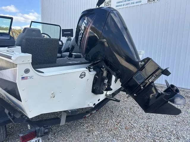 Slide: The Image of Lowe FM 1710 Pro WT 2016 - 4