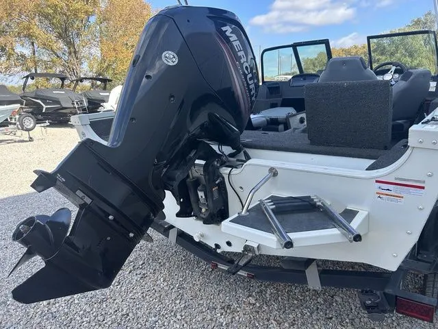 Slide: The Image of Lowe FM 1710 Pro WT 2016 - 6