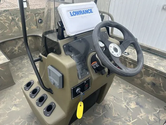 Slide: The Image of Tracker GRIZZLY® 2072 CC Sportsman 2023 - 10