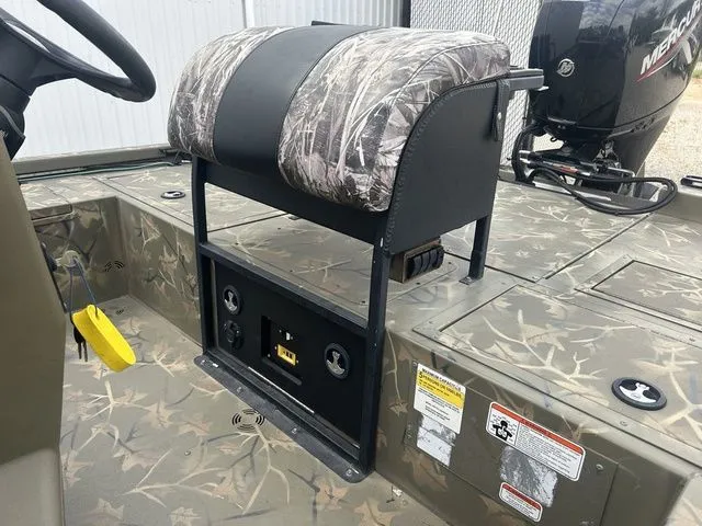 Slide: The Image of Tracker GRIZZLY® 2072 CC Sportsman 2023 - 14