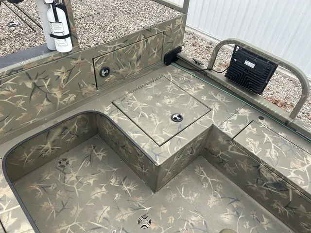 Slide: The Image of Tracker GRIZZLY® 2072 CC Sportsman 2023 - 18