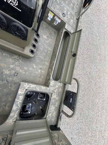 Slide: The Image of Tracker GRIZZLY® 2072 CC Sportsman 2023 - 20