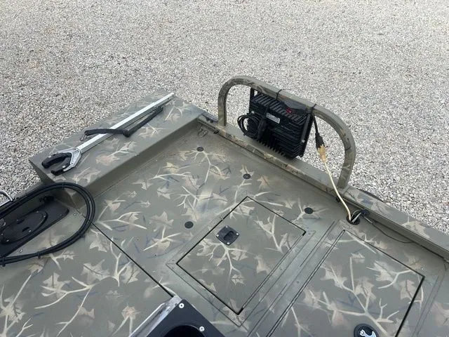 Slide: The Image of Tracker GRIZZLY® 2072 CC Sportsman 2023 - 25