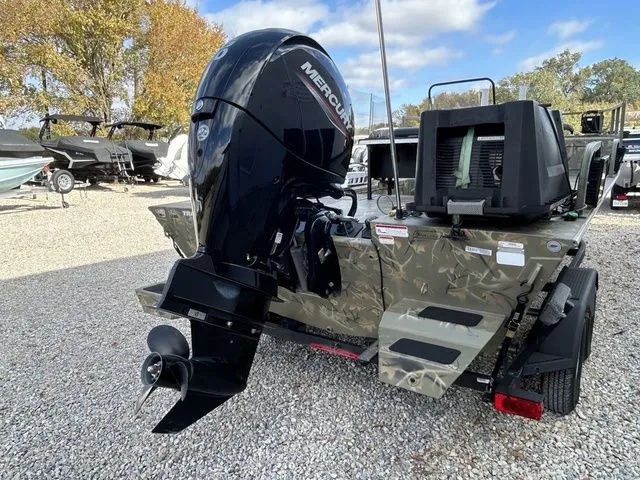 Slide: The Image of Tracker GRIZZLY® 2072 CC Sportsman 2023 - 6