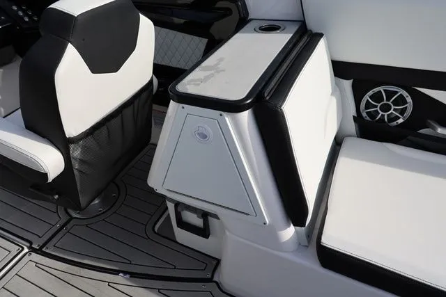 Slide: The Image of Yamaha 252S 2026 - 10