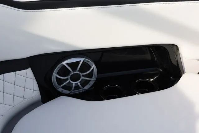 Slide: The Image of Yamaha 252S 2026 - 17