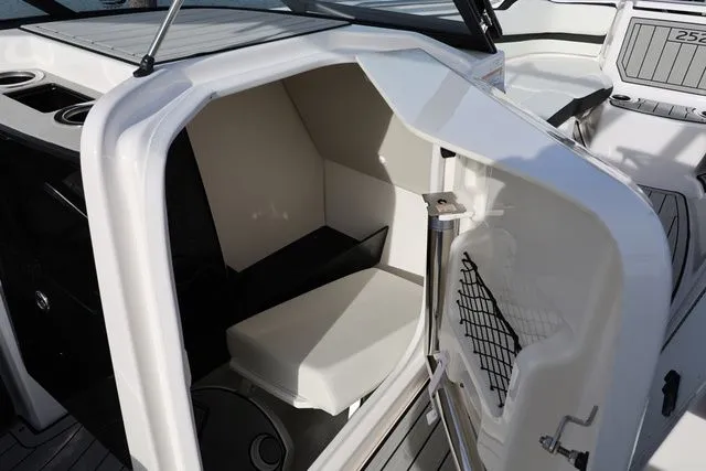 Slide: The Image of Yamaha 252S 2026 - 18