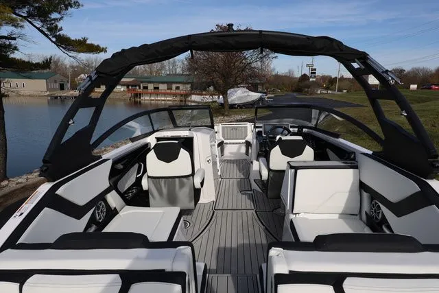 Slide: The Image of Yamaha 252S 2026 - 2