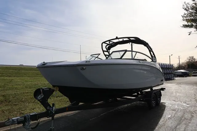 Slide: The Image of Yamaha 252S 2026 - 24