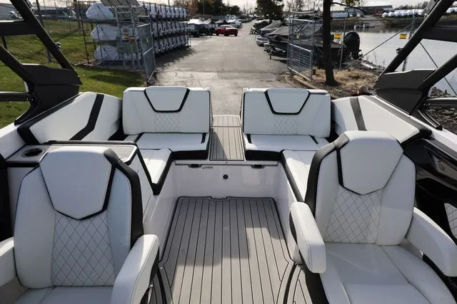 Slide: The Image of Yamaha 252S 2026 - 6