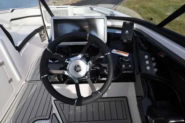 Slide: The Image of Yamaha 252S 2026 - 8