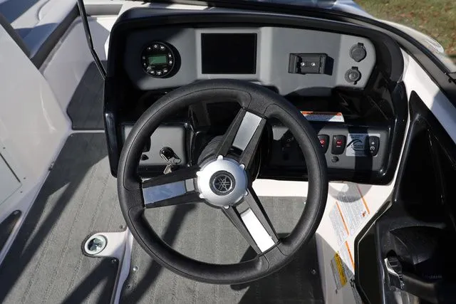 Slide: The Image of Yamaha AR 190 BOTH COLORS AVAILABLE 2026 - 15