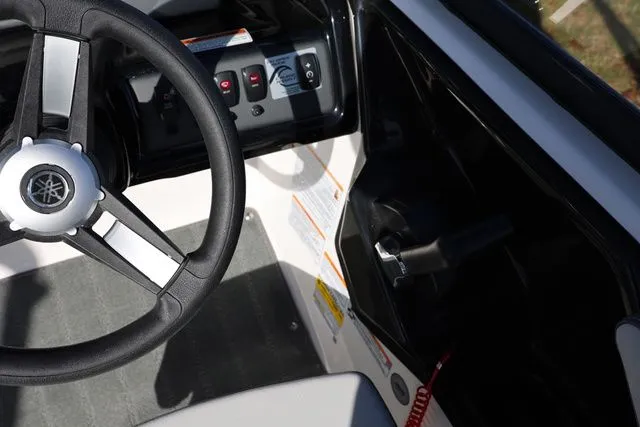 Slide: The Image of Yamaha AR 190 BOTH COLORS AVAILABLE 2026 - 16