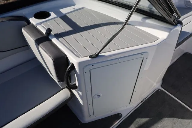 Slide: The Image of Yamaha AR 190 BOTH COLORS AVAILABLE 2026 - 22