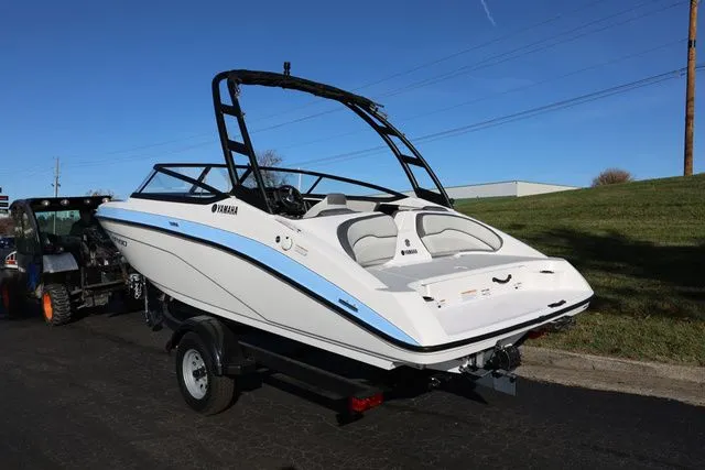 Slide: The Image of Yamaha AR 190 BOTH COLORS AVAILABLE 2026 - 6