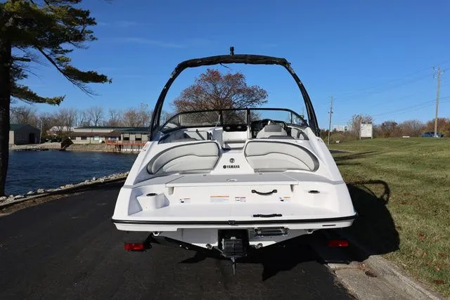 Slide: The Image of Yamaha AR 190 BOTH COLORS AVAILABLE 2026 - 7