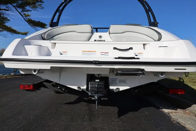 Slide: The Image of Yamaha AR 190 BOTH COLORS AVAILABLE 2026 - 9