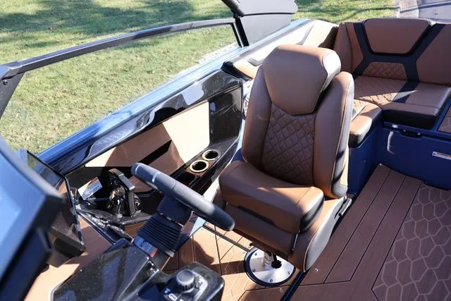 Slide: The Image of Yamaha 222 XD BOTH COLORS AVAILABLE 2026 - 17