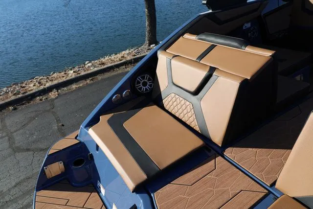 Slide: The Image of Yamaha 222 XD BOTH COLORS AVAILABLE 2026 - 24