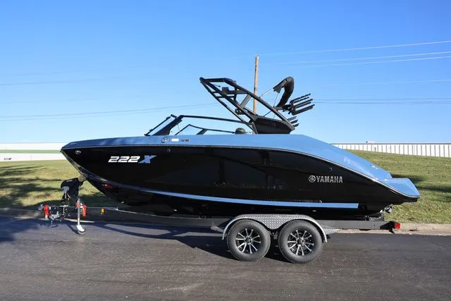 Slide: The Image of Yamaha 222 XD BOTH COLORS AVAILABLE 2026 - 5