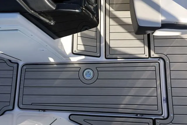 Slide: The Image of Yamaha 195 S BOTH COLOR AVAILABLE 2026 - 23