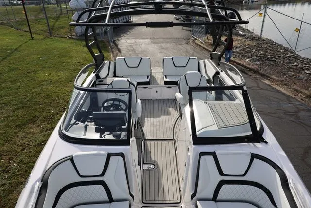 Slide: The Image of Yamaha 252SD 2026 - 13