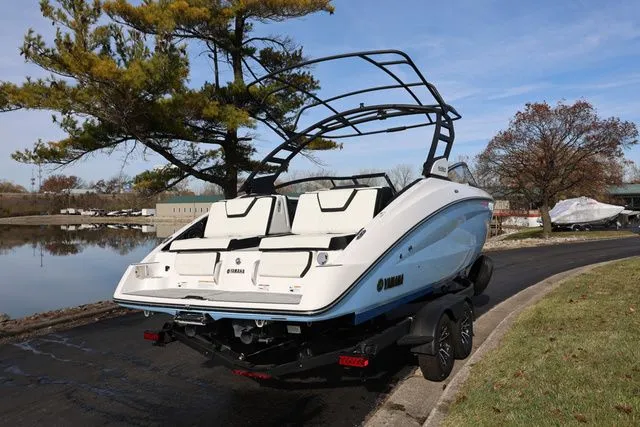 Slide: The Image of Yamaha 252SD 2026 - 27