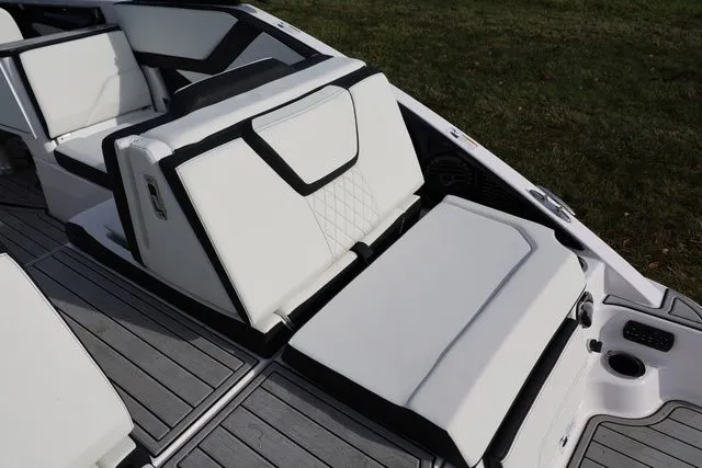 Slide: The Image of Yamaha 252SD 2026 - 5