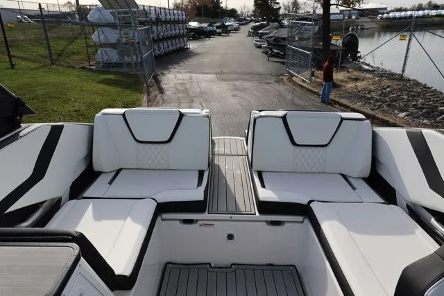 Slide: The Image of Yamaha 252SD 2026 - 6