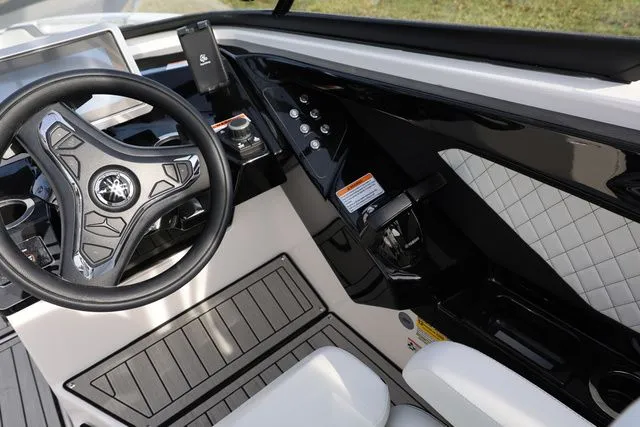 Slide: The Image of Yamaha 252SD 2026 - 9