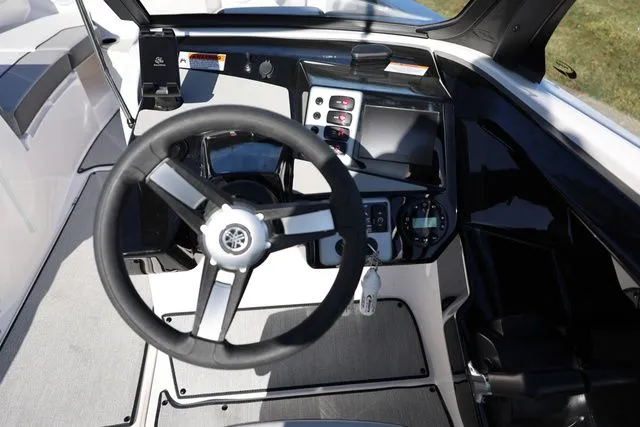 Slide: The Image of Yamaha AR 220 BOTH COLORS AVAILABLE 2026 - 14