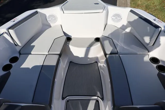 Slide: The Image of Yamaha AR 220 BOTH COLORS AVAILABLE 2026 - 18