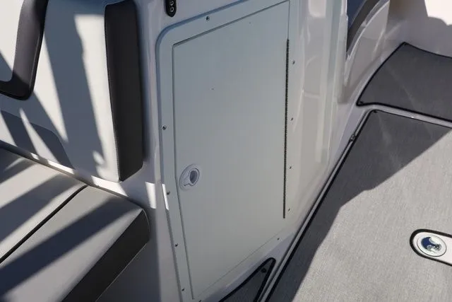 Slide: The Image of Yamaha AR 220 BOTH COLORS AVAILABLE 2026 - 22