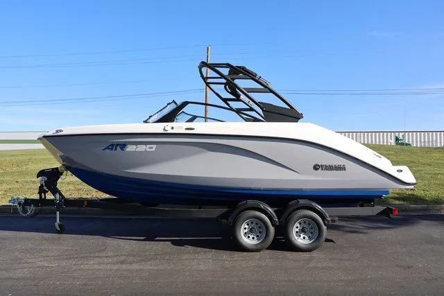 Slide: The Image of Yamaha AR 220 BOTH COLORS AVAILABLE 2026 - 6