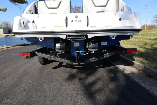 Slide: The Image of Yamaha AR 220 BOTH COLORS AVAILABLE 2026 - 9