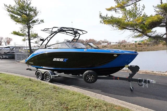 Slide: The Image of Yamaha 255 XD 2026 - 27