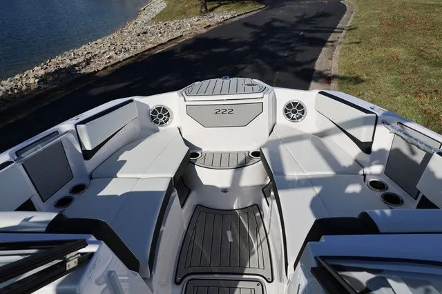 Slide: The Image of Yamaha 222S 2026 - 10