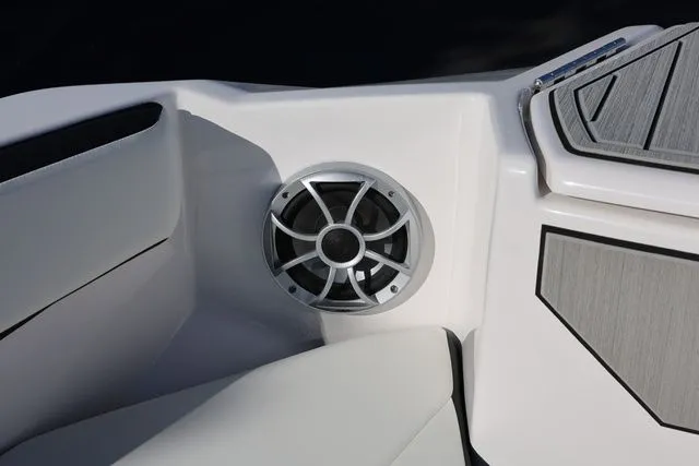 Slide: The Image of Yamaha 222S 2026 - 13