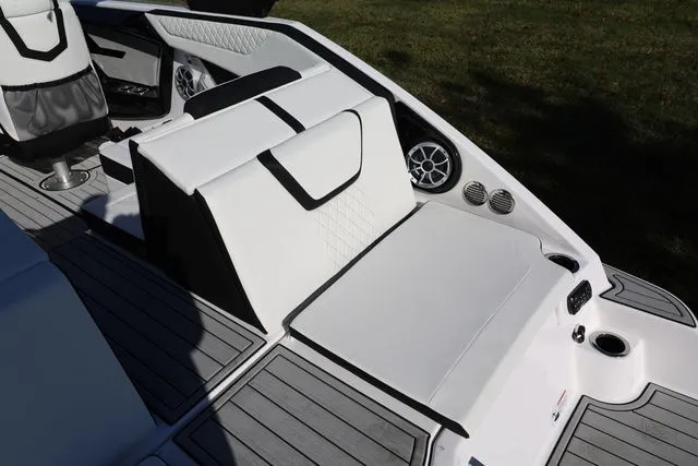 Slide: The Image of Yamaha 222S 2026 - 15