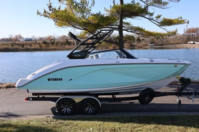 Slide: The Image of Yamaha 222S 2026 - 17