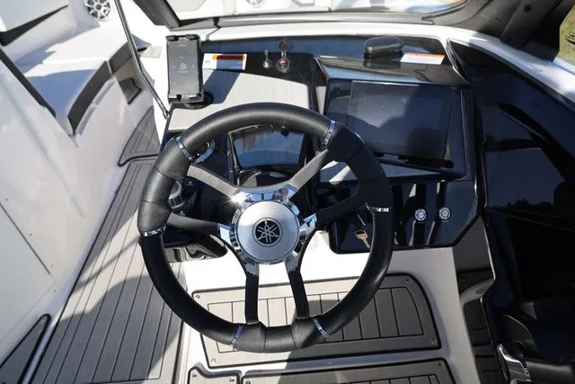 Slide: The Image of Yamaha 222S 2026 - 6