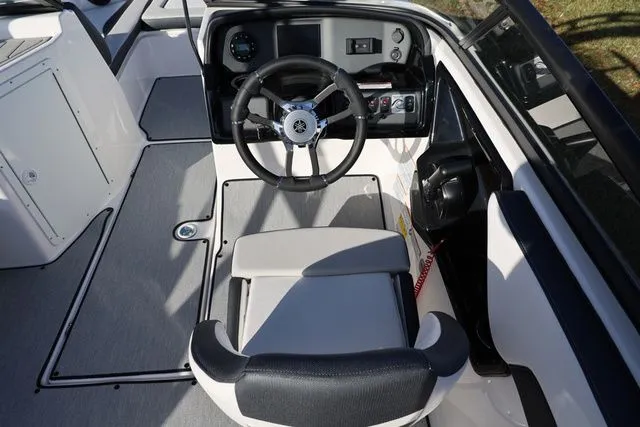 Slide: The Image of Yamaha AR 195 BOTH COLORS AVAILABLE 2026 - 14