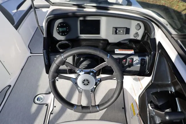 Slide: The Image of Yamaha AR 195 BOTH COLORS AVAILABLE 2026 - 15