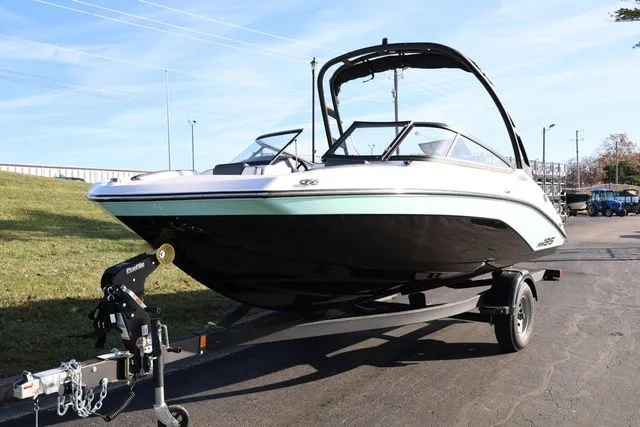 Slide: The Image of Yamaha AR 195 BOTH COLORS AVAILABLE 2026 - 5