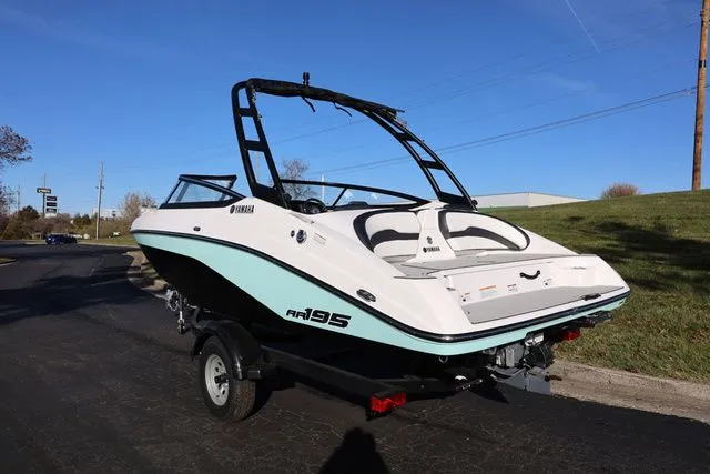 Slide: The Image of Yamaha AR 195 BOTH COLORS AVAILABLE 2026 - 7