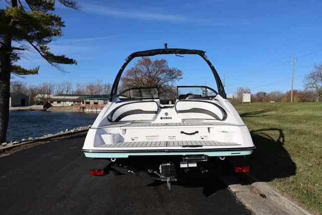 Slide: The Image of Yamaha AR 195 BOTH COLORS AVAILABLE 2026 - 8