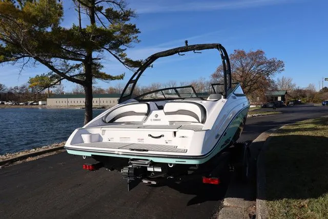 Slide: The Image of Yamaha AR 195 BOTH COLORS AVAILABLE 2026 - 9