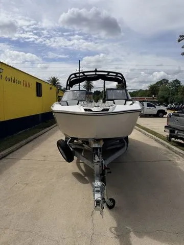 Slide: The Image of Yamaha 252S 2026 - 7